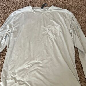 Vuori long sleeve tradewind performance athletic tee. XXL light gray